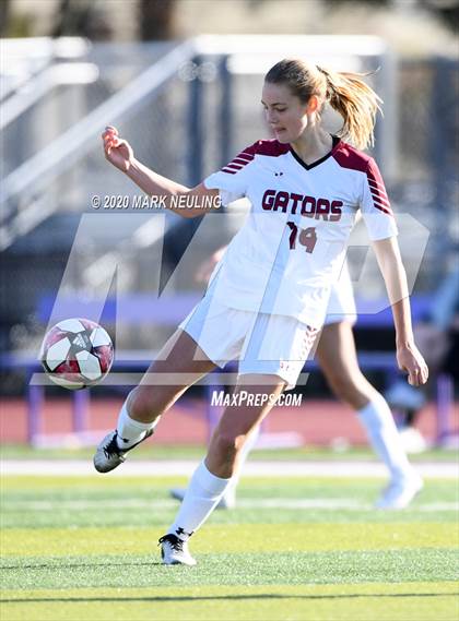 Thumbnail 3 in Sequoia vs. Sacred Heart Prep photogallery.