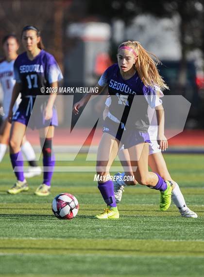 Thumbnail 2 in Sequoia vs. Sacred Heart Prep photogallery.