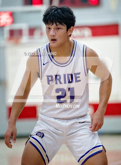 Thumbnail 2 in Wood vs. Bradshaw Christian (Cordova Christmas Classic) photogallery.