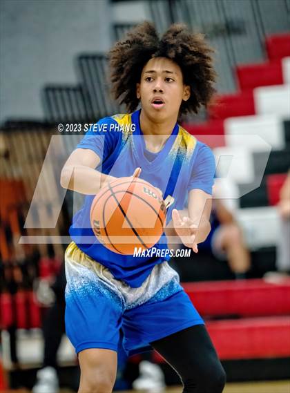 Thumbnail 3 in Wood vs. Bradshaw Christian (Cordova Christmas Classic) photogallery.