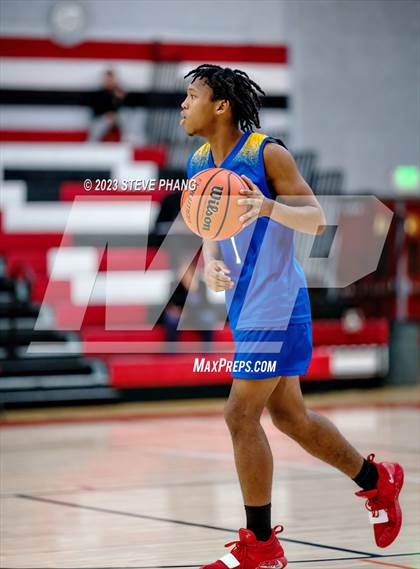 Thumbnail 3 in Wood vs. Bradshaw Christian (Cordova Christmas Classic) photogallery.