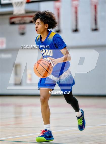 Thumbnail 3 in Wood vs. Bradshaw Christian (Cordova Christmas Classic) photogallery.