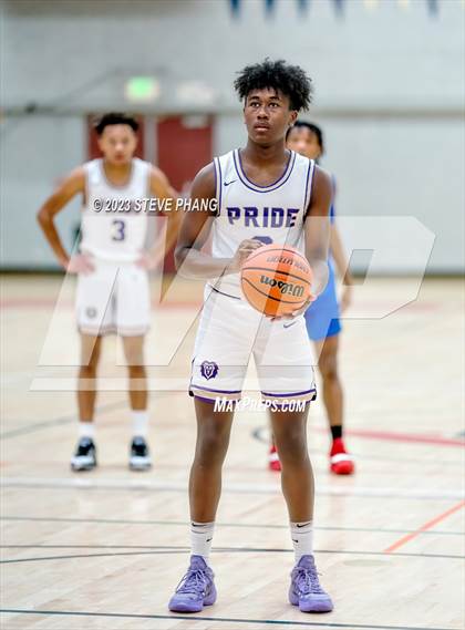Thumbnail 3 in Wood vs. Bradshaw Christian (Cordova Christmas Classic) photogallery.