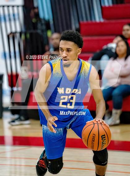 Thumbnail 2 in Wood vs. Bradshaw Christian (Cordova Christmas Classic) photogallery.