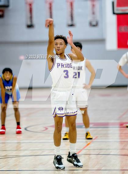 Thumbnail 3 in Wood vs. Bradshaw Christian (Cordova Christmas Classic) photogallery.