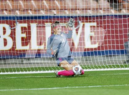 Thumbnail 3 in Bountiful vs. Maple Mountain (UHSAA 5A Final) photogallery.