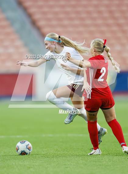 Thumbnail 3 in Bountiful vs. Maple Mountain (UHSAA 5A Final) photogallery.