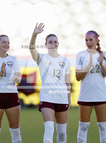 Thumbnail 3 in Bountiful vs. Maple Mountain (UHSAA 5A Final) photogallery.