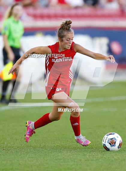 Thumbnail 2 in Bountiful vs. Maple Mountain (UHSAA 5A Final) photogallery.