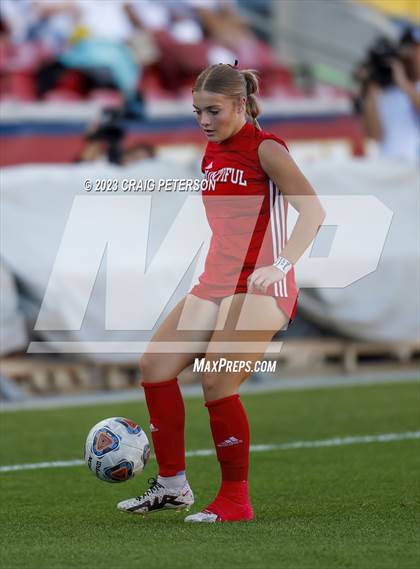 Thumbnail 1 in Bountiful vs. Maple Mountain (UHSAA 5A Final) photogallery.