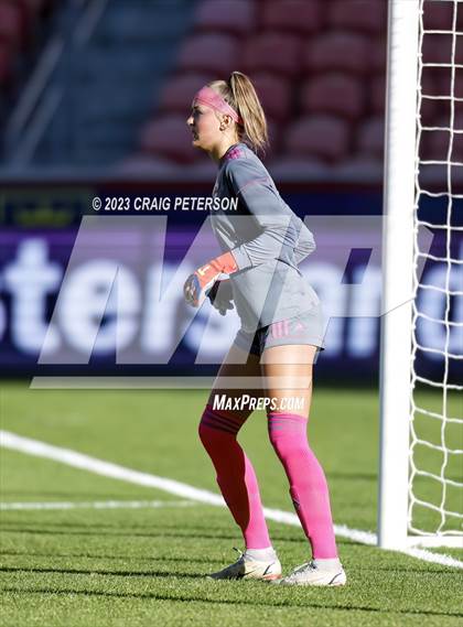Thumbnail 3 in Bountiful vs. Maple Mountain (UHSAA 5A Final) photogallery.