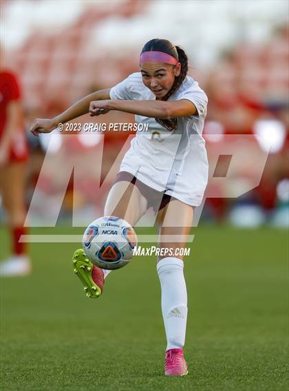Thumbnail 1 in Bountiful vs. Maple Mountain (UHSAA 5A Final) photogallery.