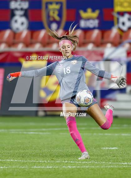 Thumbnail 2 in Bountiful vs. Maple Mountain (UHSAA 5A Final) photogallery.