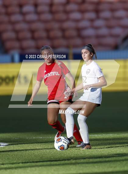 Thumbnail 2 in Bountiful vs. Maple Mountain (UHSAA 5A Final) photogallery.