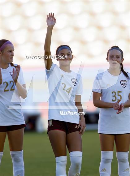 Thumbnail 3 in Bountiful vs. Maple Mountain (UHSAA 5A Final) photogallery.