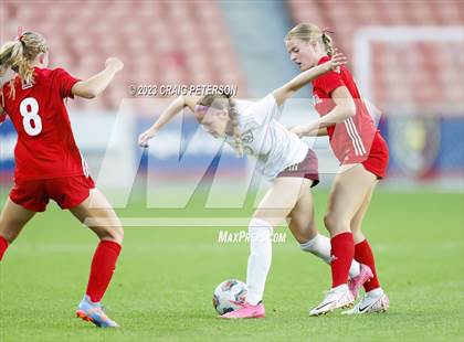 Thumbnail 1 in Bountiful vs. Maple Mountain (UHSAA 5A Final) photogallery.