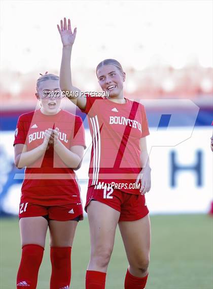 Thumbnail 3 in Bountiful vs. Maple Mountain (UHSAA 5A Final) photogallery.