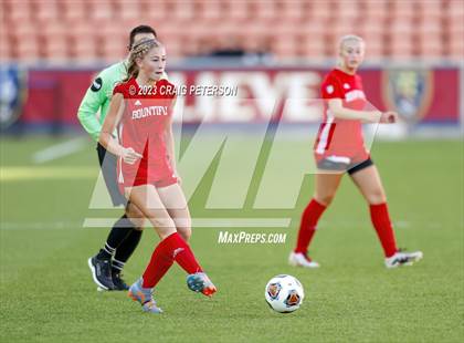 Thumbnail 3 in Bountiful vs. Maple Mountain (UHSAA 5A Final) photogallery.