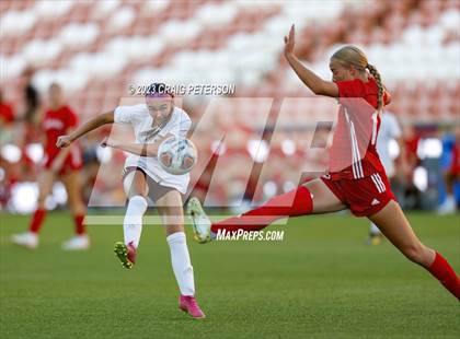 Thumbnail 2 in Bountiful vs. Maple Mountain (UHSAA 5A Final) photogallery.