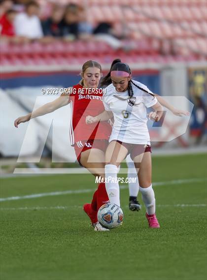 Thumbnail 1 in Bountiful vs. Maple Mountain (UHSAA 5A Final) photogallery.