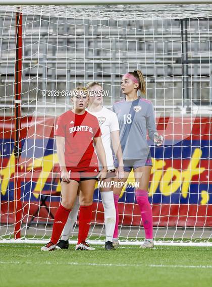Thumbnail 2 in Bountiful vs. Maple Mountain (UHSAA 5A Final) photogallery.