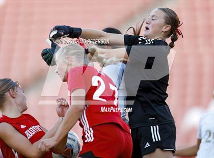 Thumbnail 2 in Bountiful vs. Maple Mountain (UHSAA 5A Final) photogallery.