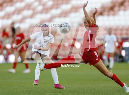 Thumbnail 3 in Bountiful vs. Maple Mountain (UHSAA 5A Final) photogallery.
