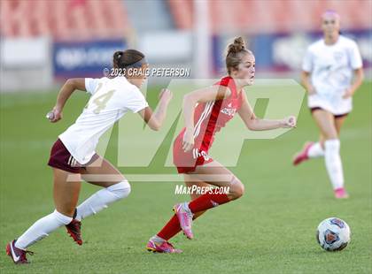 Thumbnail 1 in Bountiful vs. Maple Mountain (UHSAA 5A Final) photogallery.