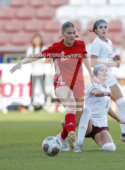 Thumbnail 3 in Bountiful vs. Maple Mountain (UHSAA 5A Final) photogallery.