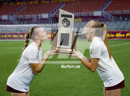 Thumbnail 3 in Bountiful vs. Maple Mountain (UHSAA 5A Final) photogallery.
