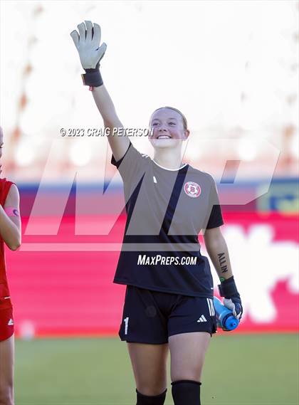 Thumbnail 3 in Bountiful vs. Maple Mountain (UHSAA 5A Final) photogallery.