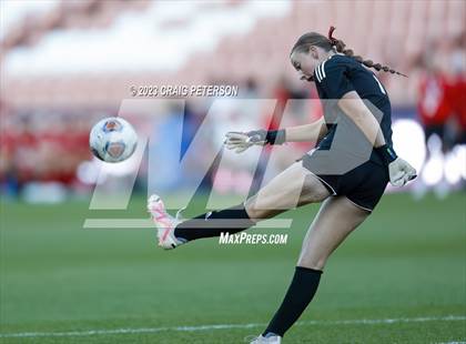 Thumbnail 1 in Bountiful vs. Maple Mountain (UHSAA 5A Final) photogallery.