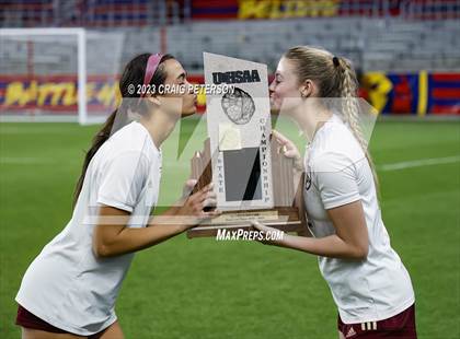 Thumbnail 1 in Bountiful vs. Maple Mountain (UHSAA 5A Final) photogallery.