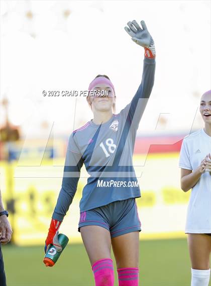Thumbnail 1 in Bountiful vs. Maple Mountain (UHSAA 5A Final) photogallery.