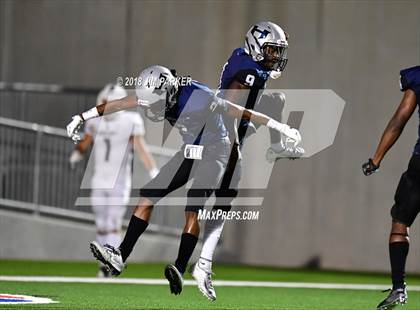 Thumbnail 3 in Vandegrift @ Hendrickson photogallery.