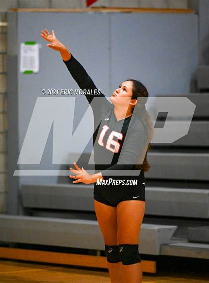 Thumbnail 1 in Fallbrook vs San Dieguito (SUHI JV Tournament) photogallery.