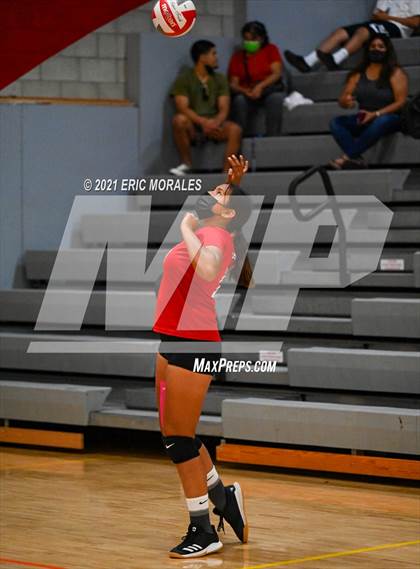 Thumbnail 3 in Fallbrook vs San Dieguito (SUHI JV Tournament) photogallery.