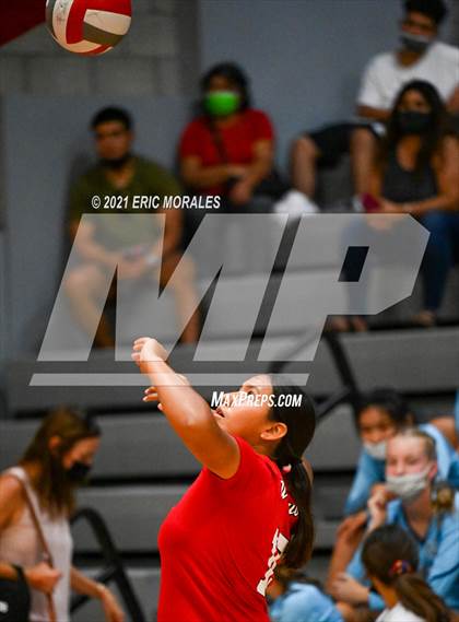 Thumbnail 2 in Fallbrook vs San Dieguito (SUHI JV Tournament) photogallery.