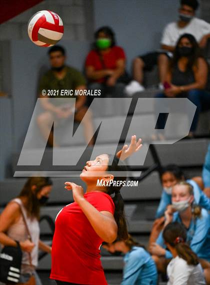 Thumbnail 3 in Fallbrook vs San Dieguito (SUHI JV Tournament) photogallery.