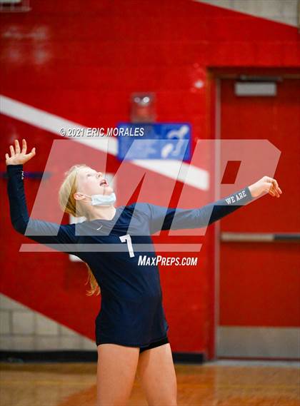 Thumbnail 1 in Fallbrook vs San Dieguito (SUHI JV Tournament) photogallery.
