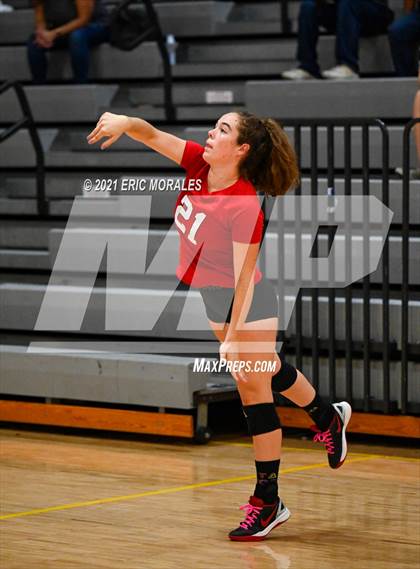 Thumbnail 2 in Fallbrook vs San Dieguito (SUHI JV Tournament) photogallery.