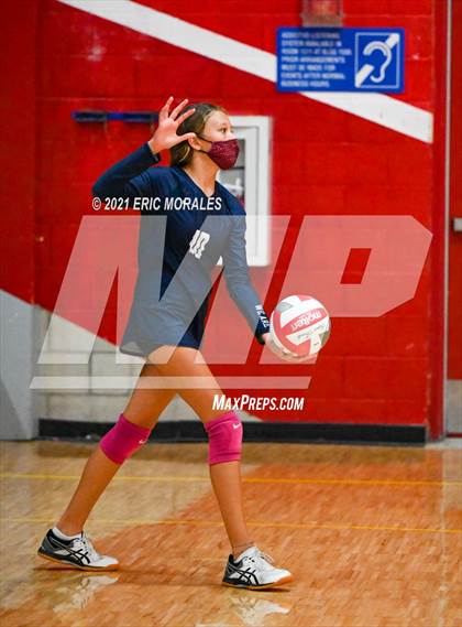 Thumbnail 3 in Fallbrook vs San Dieguito (SUHI JV Tournament) photogallery.