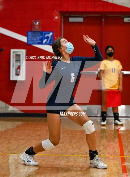 Thumbnail 2 in Fallbrook vs San Dieguito (SUHI JV Tournament) photogallery.