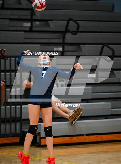 Thumbnail 1 in Fallbrook vs San Dieguito (SUHI JV Tournament) photogallery.