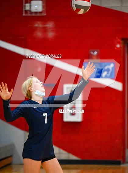 Thumbnail 2 in Fallbrook vs San Dieguito (SUHI JV Tournament) photogallery.