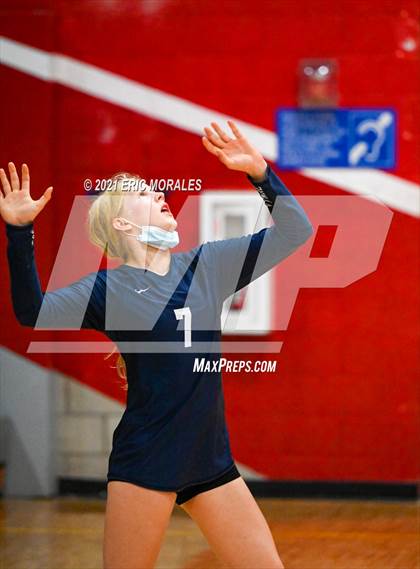 Thumbnail 3 in Fallbrook vs San Dieguito (SUHI JV Tournament) photogallery.