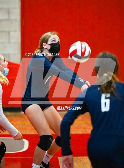 Thumbnail 1 in Fallbrook vs San Dieguito (SUHI JV Tournament) photogallery.