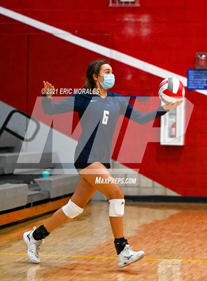 Thumbnail 1 in Fallbrook vs San Dieguito (SUHI JV Tournament) photogallery.