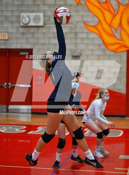 Thumbnail 1 in Fallbrook vs San Dieguito (SUHI JV Tournament) photogallery.