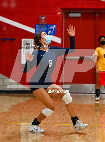 Thumbnail 1 in Fallbrook vs San Dieguito (SUHI JV Tournament) photogallery.